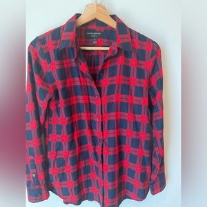 Banana Republic flannel button up. Size XS. Excellent condition. Worn 2-3 times